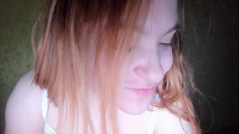 Snapshot of appleyummybuns chatting on March 12, 2026, 6:19 am appleyummybuns online show from March 12, 2026, 6:19 am