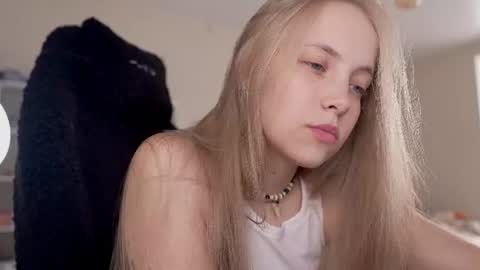  REYNA  my friend   online show from June 9, 2026, 3:12 pm