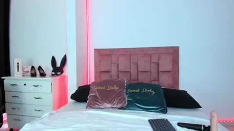 april collinsxx online show from July 6, 2026, 8:11 pm