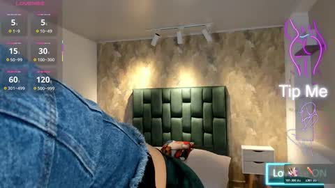  April  online show from December 1, 2025, 12:54 pm