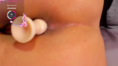 Snapshot of apriladamson_ chatting on December 13, 2024, 1:22 pm April online show from December 13, 2024, 1:22 pm