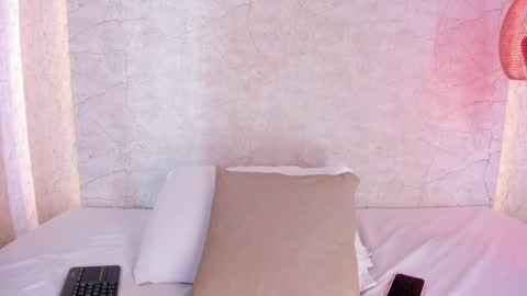 Snapshot of aprilalen chatting on May 15, 2026, 11:39 am April online show from May 15, 2026, 11:39 am