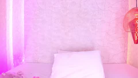 Snapshot of aprilalen chatting on July 9, 2026, 1:04 pm April online show from July 9, 2026, 1:04 pm