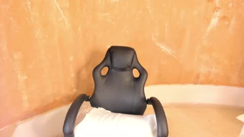 aprill_fox online show from June 29, 2026, 4:29 pm
