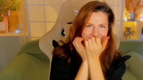 aprill_o_nill online show from December 20, 2024, 5:18 pm