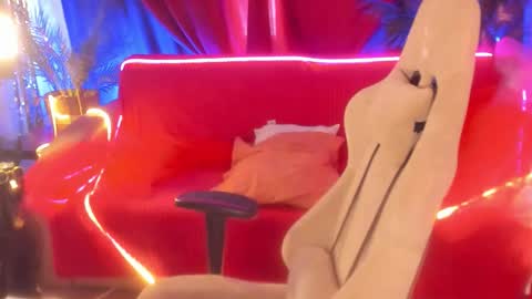 aprill_o_nill online show from March 8, 2026, 10:08 am