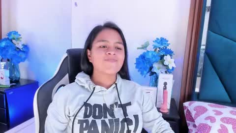 Snapshot of aprilmiiller chatting on May 23, 2026, 1:04 pm aprilmiiller online show from May 23, 2026, 1:04 pm