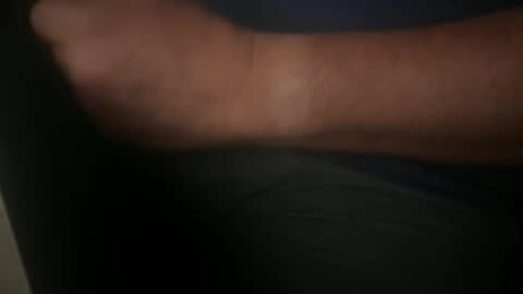 Snapshot of aq9166 chatting on February 5, 2025, 4:37 am artistry online show from February 5, 2025, 4:37 am