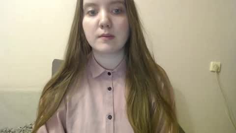 Josefin online show from February 19, 2025, 12:00 pm