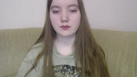 Josefin online show from December 19, 2025, 5:36 am