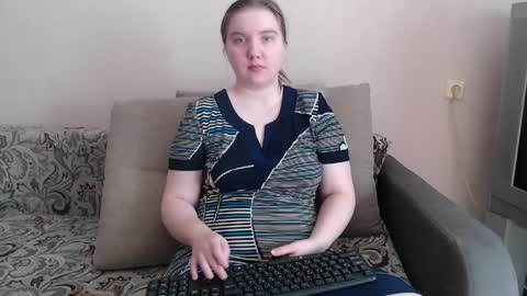 Josefin online show from April 9, 2026, 4:01 am