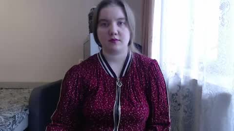 Josefin online show from April 16, 2026, 4:13 am