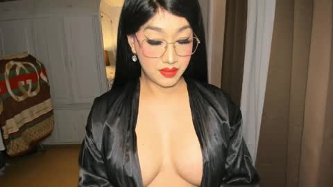 Snapshot of aqueenofcumxx chatting on April 19, 2026, 6:10 pm Alicia online show from April 19, 2026, 6:10 pm