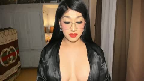 Snapshot of aqueenofcumxx chatting on April 21, 2026, 2:51 am Alicia online show from April 21, 2026, 2:51 am