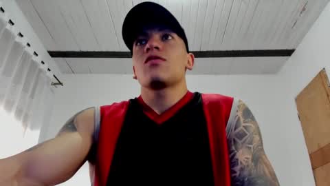 Snapshot of aquiles_51 chatting on December 2, 2024, 10:23 pm Jonathan online show from December 2, 2024, 10:23 pm