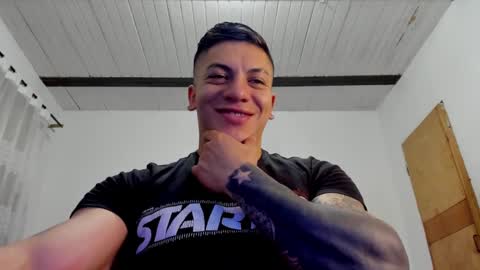 Snapshot of aquiles_51 chatting on January 10, 2025, 12:17 am Jonathan online show from January 10, 2025, 12:17 am