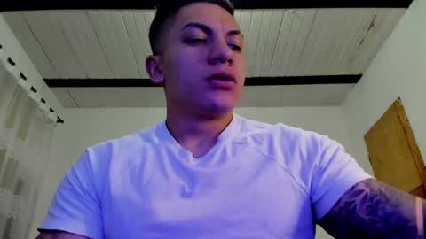 Snapshot of aquiles_51 chatting on January 17, 2025, 12:10 am Jonathan online show from January 17, 2025, 12:10 am