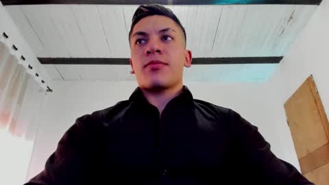 Snapshot of aquiles_51 chatting on February 4, 2025, 10:45 pm Jonathan online show from February 4, 2025, 10:45 pm