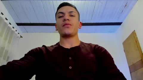 Snapshot of aquiles_51 chatting on February 16, 2025, 12:41 am Jonathan online show from February 16, 2025, 12:41 am