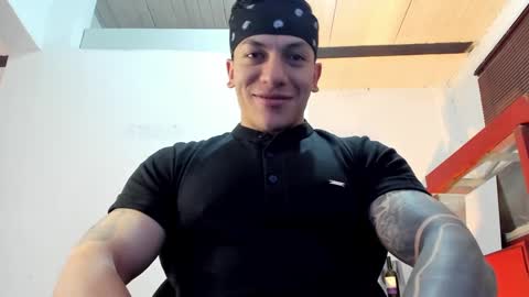 Snapshot of aquiles_51 chatting on September 29, 2025, 8:24 pm Jonathan online show from September 29, 2025, 8:24 pm