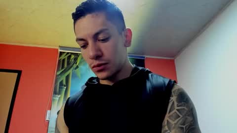 Snapshot of aquiles_51 chatting on November 22, 2025, 5:12 pm Jonathan online show from November 22, 2025, 5:12 pm