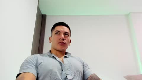 Snapshot of aquiles_51 chatting on May 27, 2026, 6:27 pm Jonathan online show from May 27, 2026, 6:27 pm