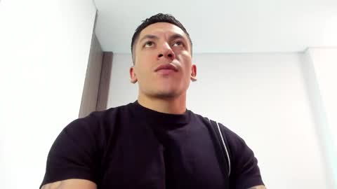 Snapshot of aquiles_51 chatting on June 2, 2026, 6:43 pm Jonathan online show from June 2, 2026, 6:43 pm