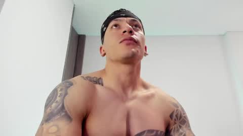 Snapshot of aquiles_51 chatting on June 7, 2026, 9:40 pm Jonathan online show from June 7, 2026, 9:40 pm