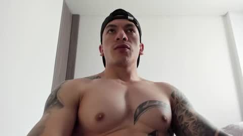 Snapshot of aquiles_51 chatting on June 15, 2026, 5:15 pm Jonathan online show from June 15, 2026, 5:15 pm
