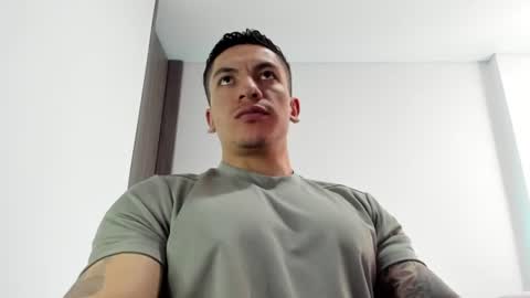Snapshot of aquiles_51 chatting on July 7, 2026, 5:50 pm Jonathan online show from July 7, 2026, 5:50 pm