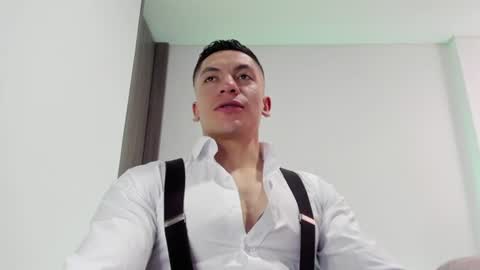 Snapshot of aquiles_51 chatting on July 16, 2026, 6:14 pm Jonathan online show from July 16, 2026, 6:14 pm