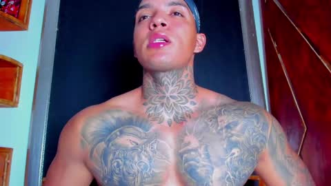 Snapshot of aquiles_elpapi chatting on March 30, 2026, 1:45 pm AquilesElpapi online show from March 30, 2026, 1:45 pm