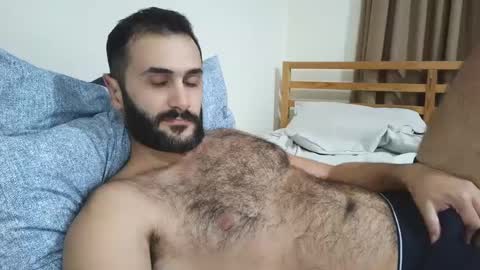 Snapshot of arabhairy90 chatting on February 19, 2025, 3:27 pm hairycub online show from February 19, 2025, 3:27 pm