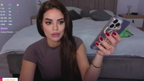 Snapshot of arabian_beautyy chatting on November 8, 2025, 11:54 am IsaBella online show from November 8, 2025, 11:54 am