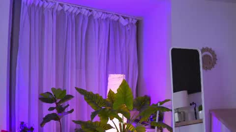 IsaBella online show from July 31, 2026, 9:03 pm