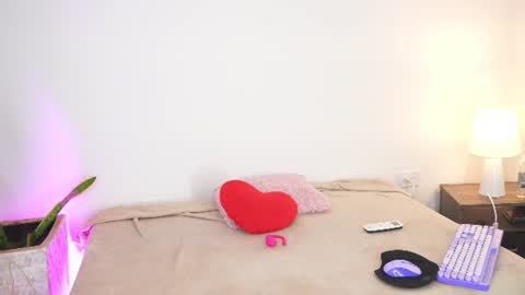 Snapshot of aradia_01 chatting on July 25, 2026, 7:39 am online show from July 25, 2026, 7:39 am