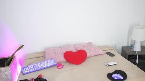 Snapshot of aradia_01 chatting on July 31, 2026, 2:22 am online show from July 31, 2026, 2:22 am