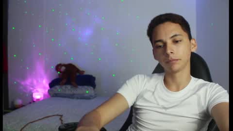 Snapshot of archi_love chatting on March 8, 2025, 6:43 am ARCHIBALDO online show from March 8, 2025, 6:43 am