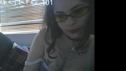 Snapshot of arcticfox_101 chatting on March 29, 2026, 10:37 am Daisy online show from March 29, 2026, 10:37 am