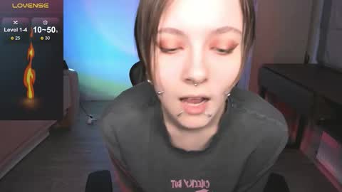 Snapshot of arden_moraine chatting on December 16, 2025, 2:05 am Im Arden online show from December 16, 2025, 2:05 am