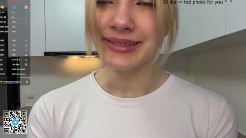 Caroline online show from April 26, 2026, 5:43 pm