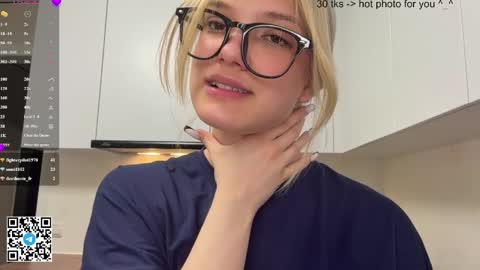 Caroline online show from April 27, 2026, 6:06 pm