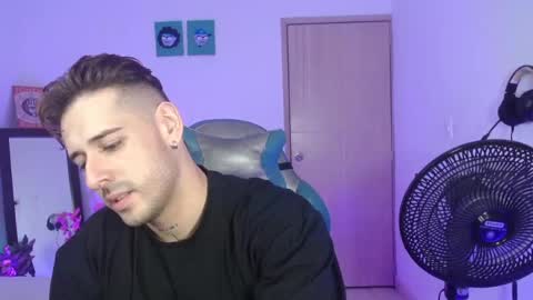 Snapshot of ares_blue chatting on May 11, 2026, 11:49 am ares blue online show from May 11, 2026, 11:49 am