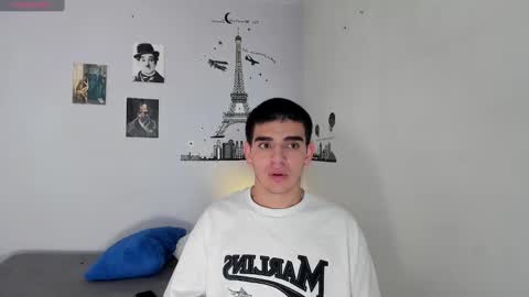 Snapshot of ares_johnsonn chatting on December 19, 2024, 9:28 pm Ares online show from December 19, 2024, 9:28 pm