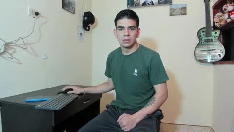 Snapshot of ares_johnsonn chatting on March 12, 2025, 11:31 am Ares online show from March 12, 2025, 11:31 am