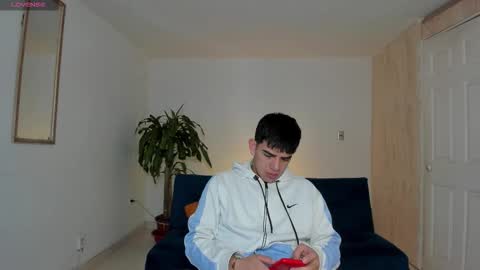 Snapshot of ares_johnsonn chatting on October 10, 2025, 11:31 am Ares online show from October 10, 2025, 11:31 am
