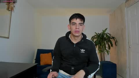 Snapshot of ares_johnsonn chatting on October 16, 2025, 1:23 pm Ares online show from October 16, 2025, 1:23 pm