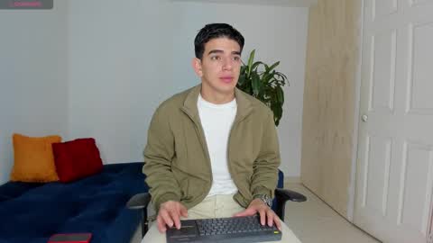 Snapshot of ares_johnsonn chatting on October 29, 2025, 11:45 am Ares online show from October 29, 2025, 11:45 am