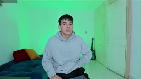 Snapshot of ares_johnsonn chatting on November 28, 2025, 2:42 pm Ares online show from November 28, 2025, 2:42 pm