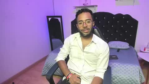 Snapshot of arez_vortex_ chatting on June 9, 2026, 7:36 pm Alex Cortez online show from June 9, 2026, 7:36 pm